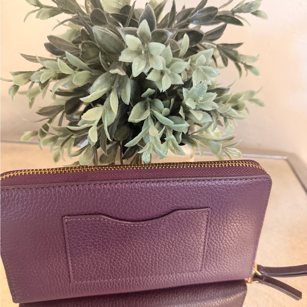 Tory Burch  Britten Zip Continental Leather Wallet - Picture 2 of 5